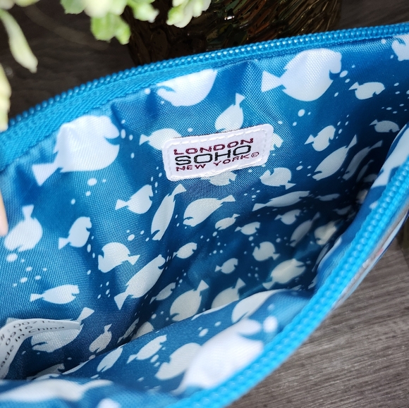Disney Finding Nemo Makeup bag - Picture 4 of 5